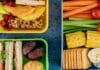 Jak skompletować zdrowy lunch do pracy bez codziennego gotowania od zera Kolorowe lunchboxy ze zdrowymi przekąsk
